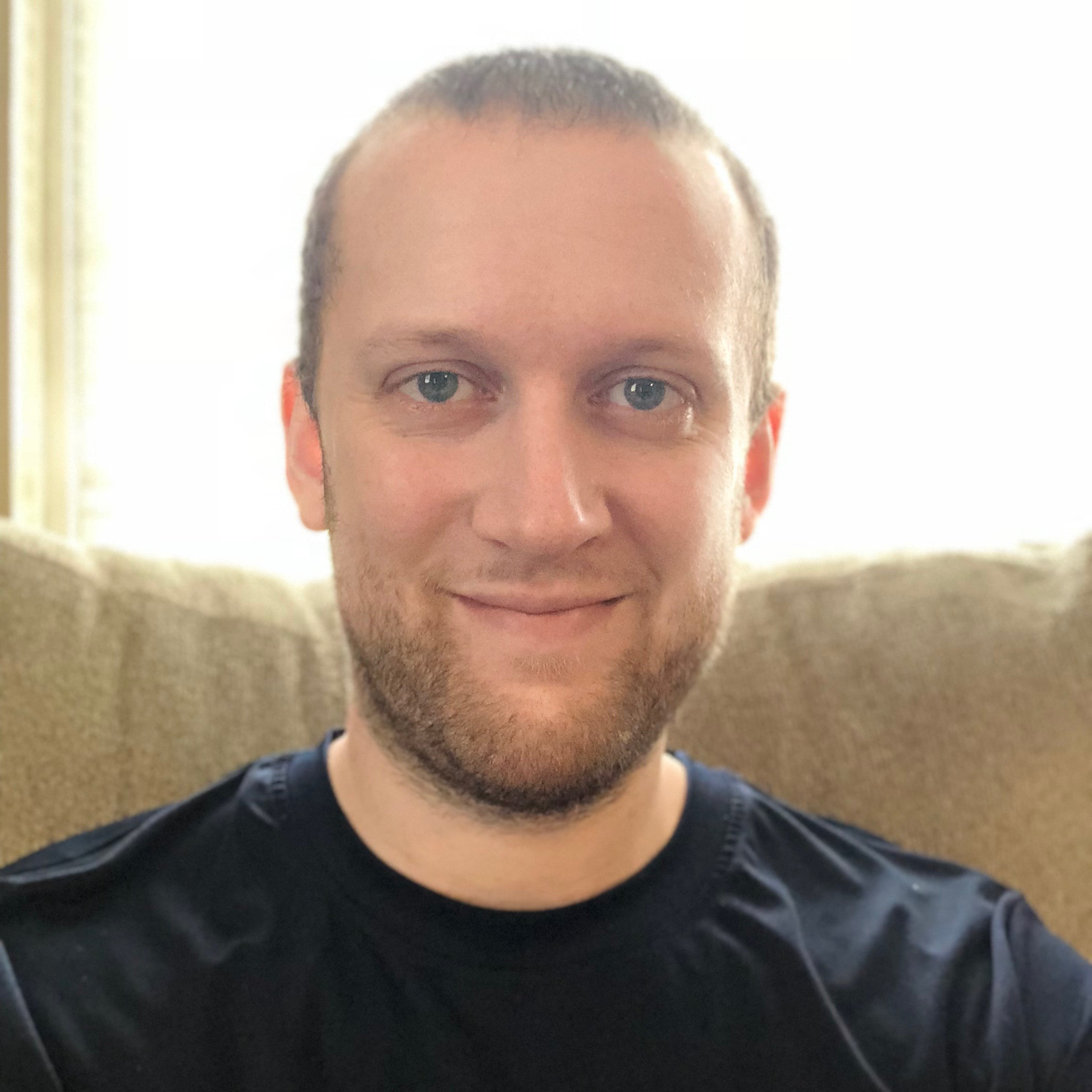 Headshot of Alex Elkins